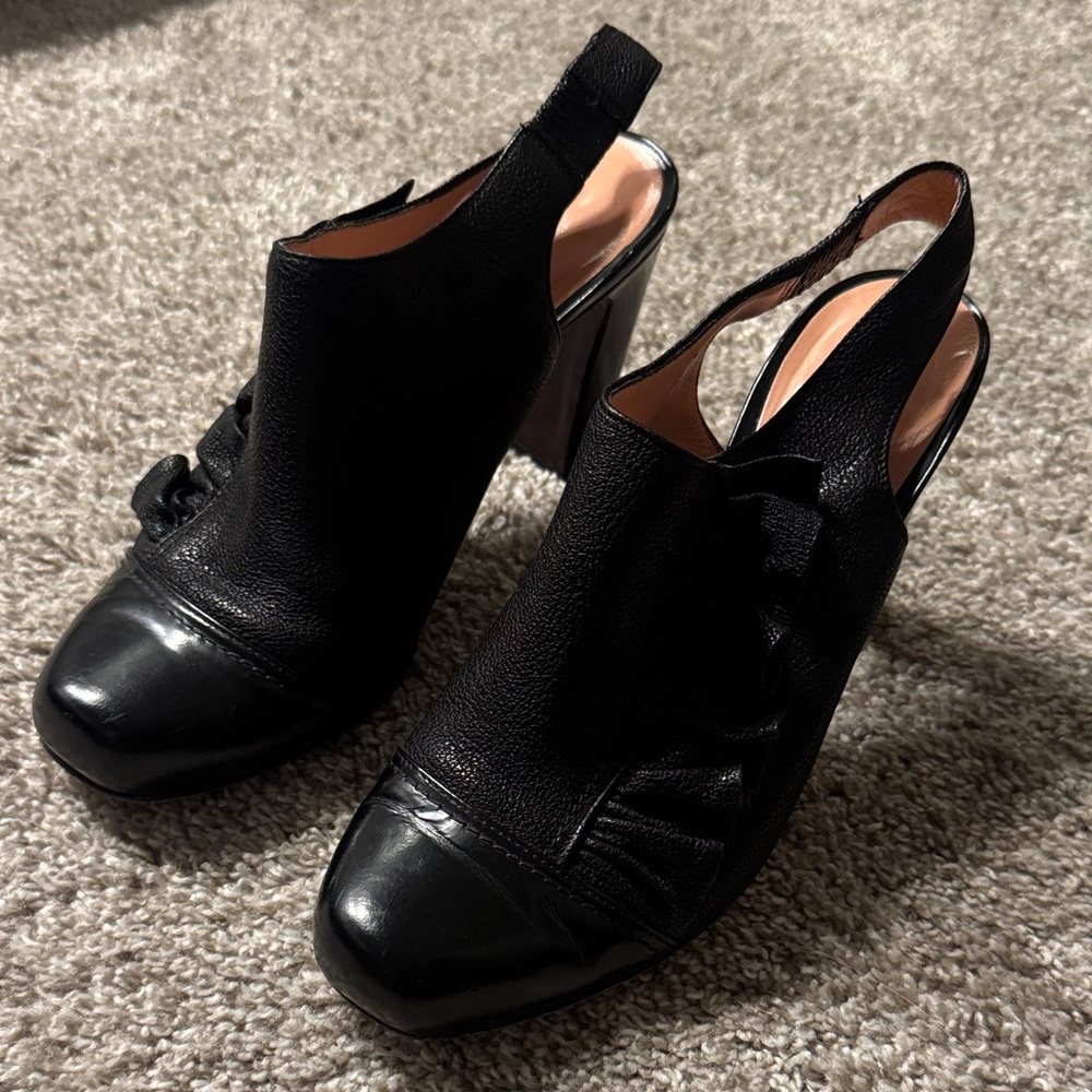 Vero Cuoio Black Slingback Heels